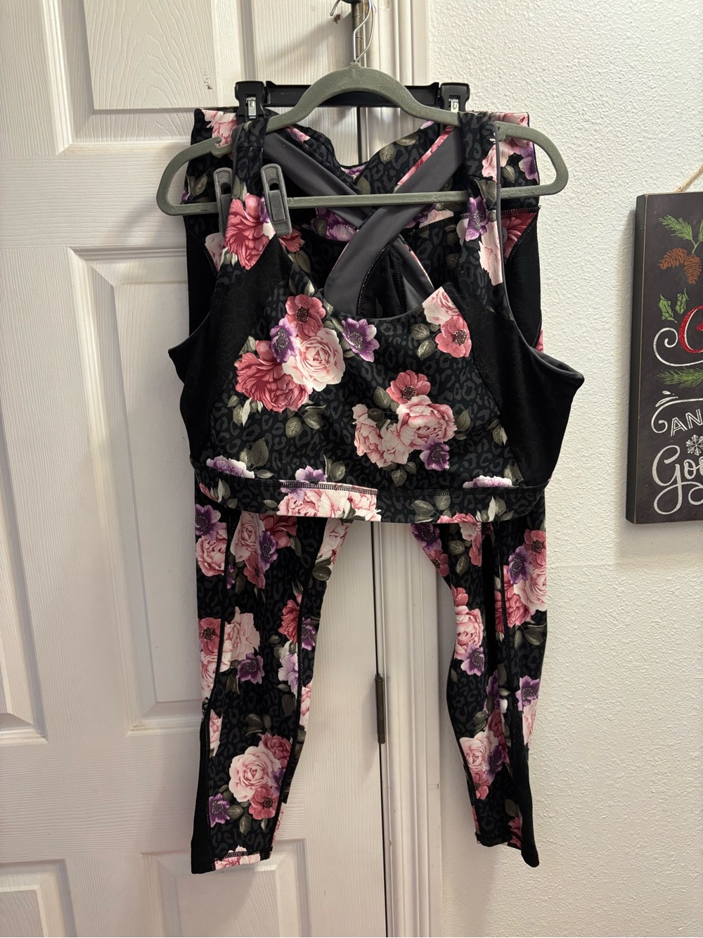 Floral Black & Pink Women's Active Workout Set
